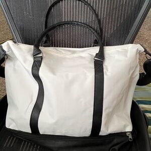 DSW Weekender bag 2024